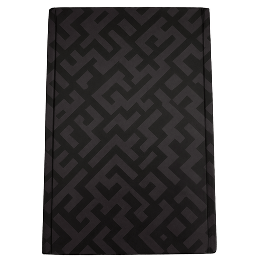 MIDNIGHT MAZE DAILY PLANNER 2026